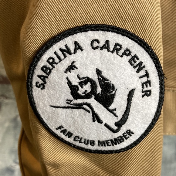 Sabrina Carpenter VIP Short N Sweet Tour Jacket Sz M Concert Tee T-shirt Swiftie - Picture 12 of 16